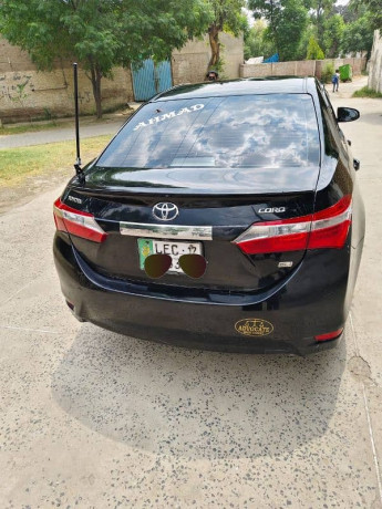 toyota-corolla-gli-2017-model-lahore-registered-big-6