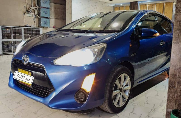 toyota-aqua-g-push-model-201517-big-1