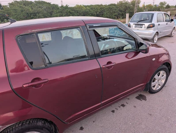 suzuki-swift-2010-big-1