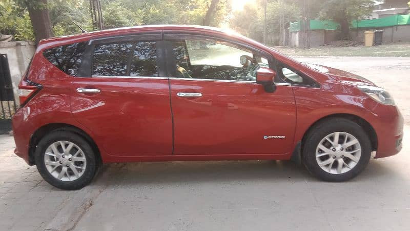 nissan-note-e-power-2016-big-17