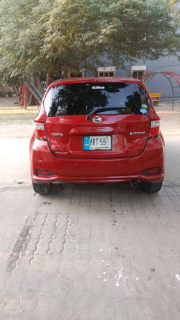 nissan-note-e-power-2016-big-15