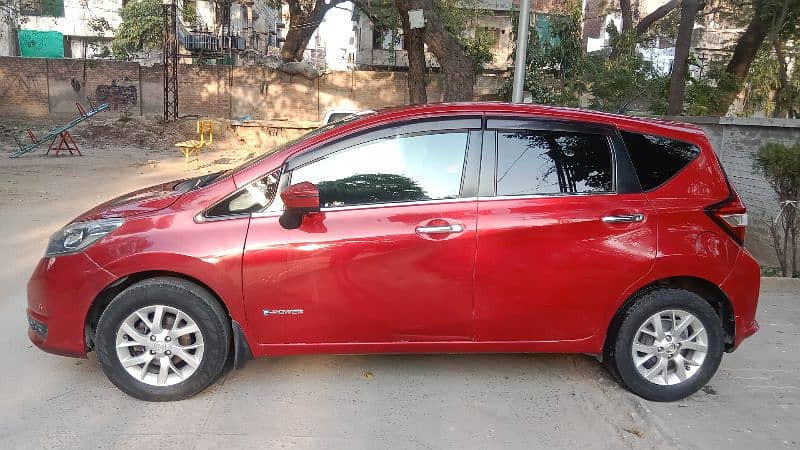 nissan-note-e-power-2016-big-2