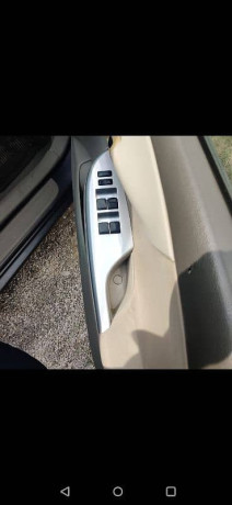 toyota-corolla-gli-0809-big-5