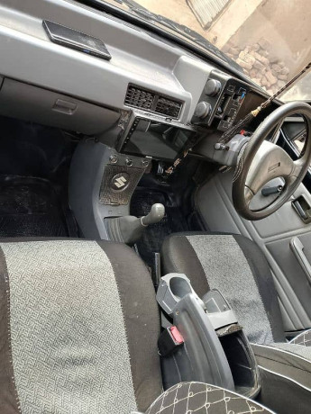 suzuki-mehran-2011-big-11