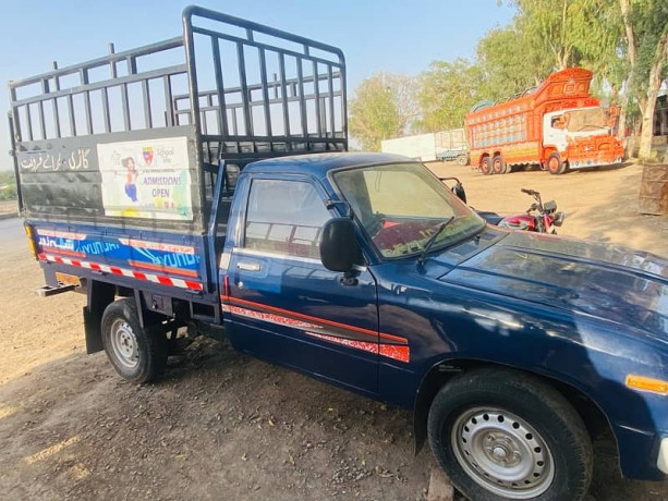 toyota-hilux-in-good-condition-big-0