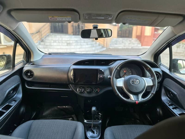 toyota-vitz-2017-big-10