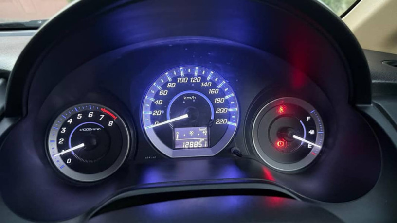 honda-city-aspire-15-i-vtec-manual-petrol-20172018-big-15