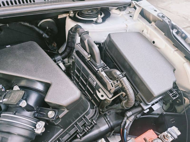 toyota-corolla-gli-13-automatic-2019-big-13