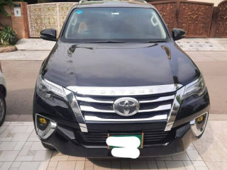 toyota-fortuner-v-2021