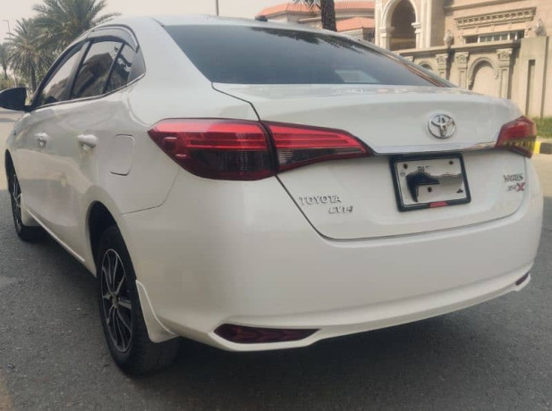 toyota-yaris-2021-ativ-13-cvt-big-4
