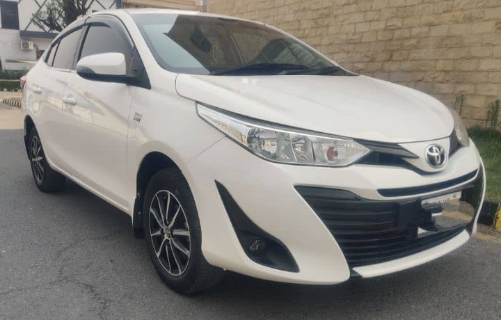 toyota-yaris-2021-ativ-13-cvt-big-1