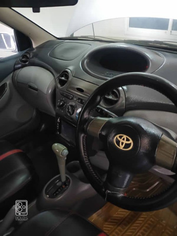 toyota-vitz-2006-big-8
