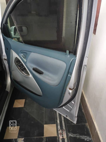 toyota-vitz-2006-big-7