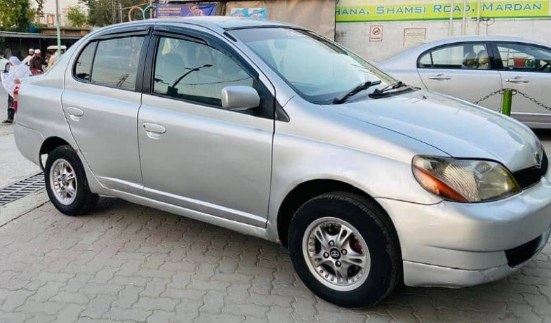 toyota-platz-2007-big-0