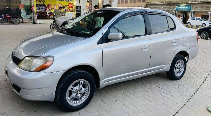 toyota-platz-2007-big-2