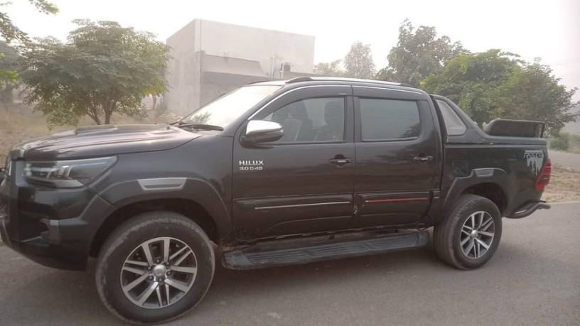 toyota-hilux-vigo-2007-import-2012-big-4