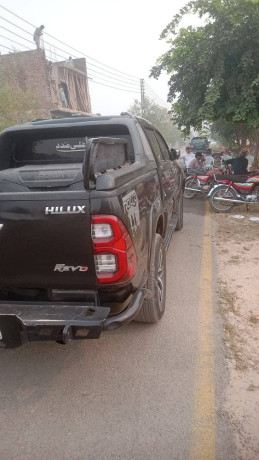 toyota-hilux-vigo-2007-import-2012-big-3