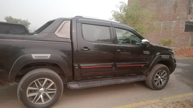 toyota-hilux-vigo-2007-import-2012-big-6