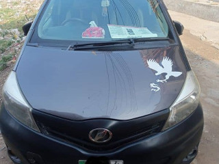 toyota-vitz-2012