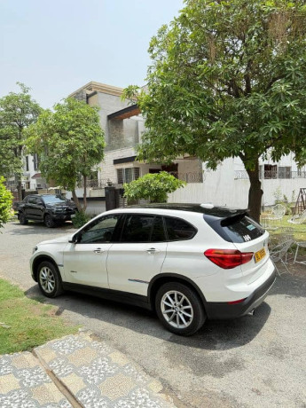 bmw-x1-sdrive18i-at-2017-big-2