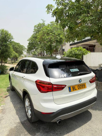 bmw-x1-sdrive18i-at-2017-big-3