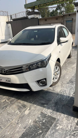 toyota-corolla-altis-grande-2015-big-3