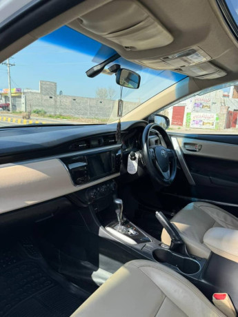 toyota-corolla-altis-grande-2015-big-6