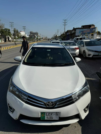toyota-corolla-altis-grande-2015-big-9