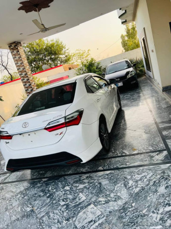 toyota-corolla-altis-grande-18-2021-model-big-3