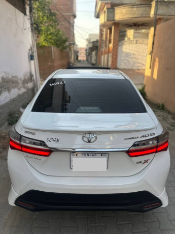 toyota-altis-16-special-addition-sunroof-big-0