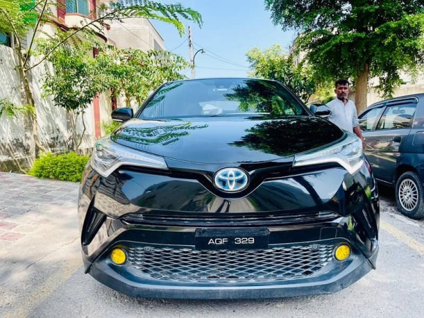 toyota-c-hr-2017-big-2