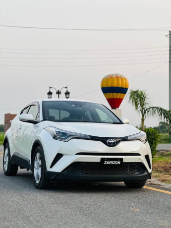 toyota-chr-big-0