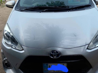 toyota-aqua-2016-s