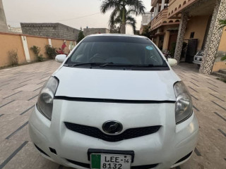 toyota-vitz