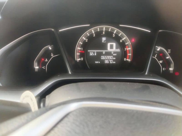 honda-civic-vti-oriel-2019-big-8