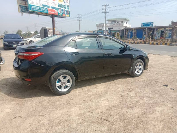 toyota-corolla-gli-2014-big-2