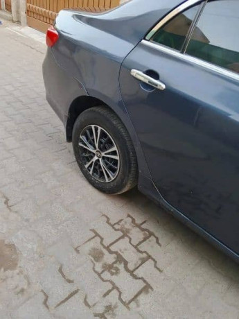 toyota-corolla-gli-2010-big-3