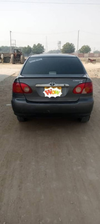 toyota-corolla-gli-2005-big-2