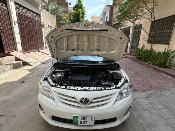 toyota-corolla-gli-2012-big-2