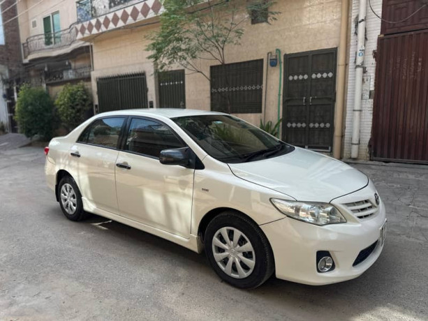 toyota-corolla-gli-2012-big-13
