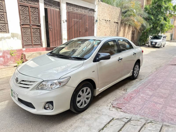 toyota-corolla-gli-2012-big-11