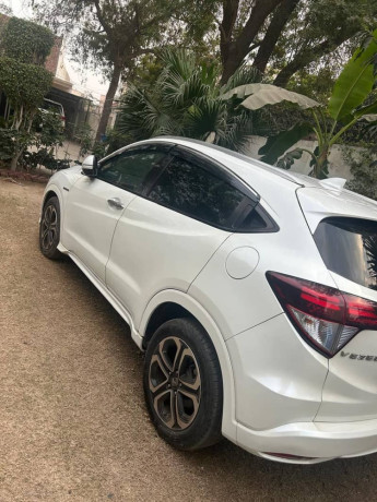 honda-vezel-2015-z-package-big-5