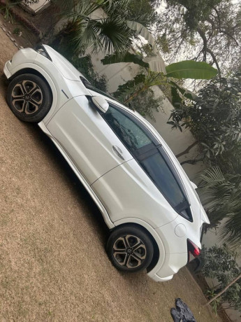 honda-vezel-2015-z-package-big-4