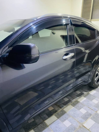 honda-vezel-z-1618-big-3