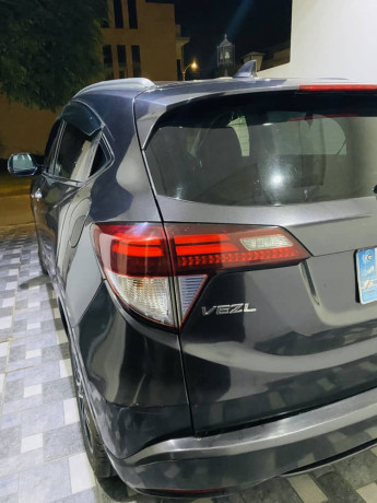 honda-vezel-z-1618-big-4