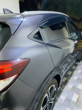 honda-vezel-z-1618-big-1