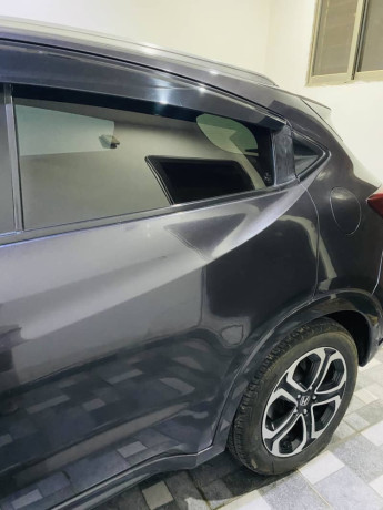 honda-vezel-z-1618-big-2