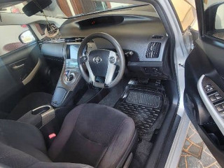 toyota-prius-2012-import-16