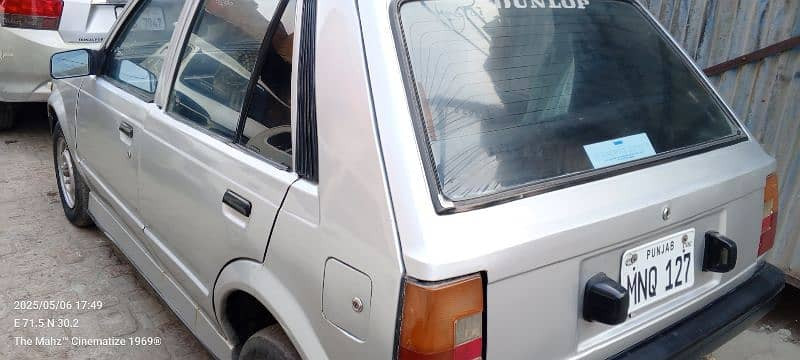 daihatsu-charade-1994-big-3