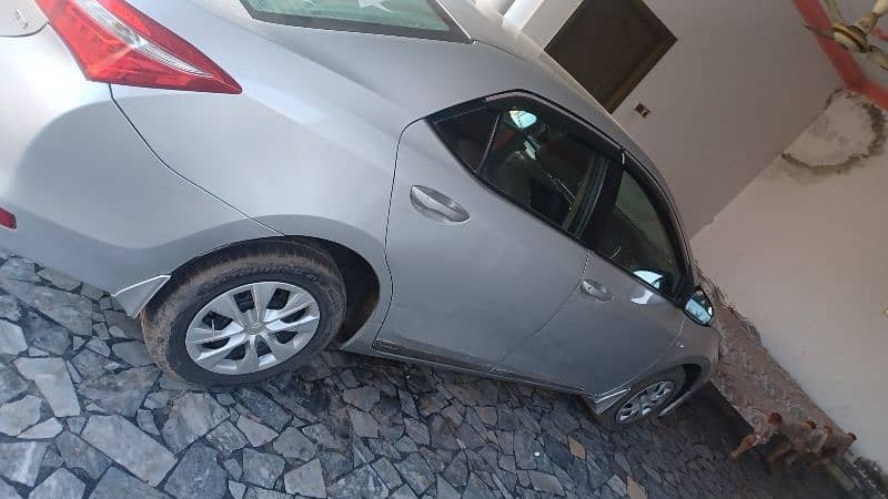 toyota-corolla-gli-2016-big-6